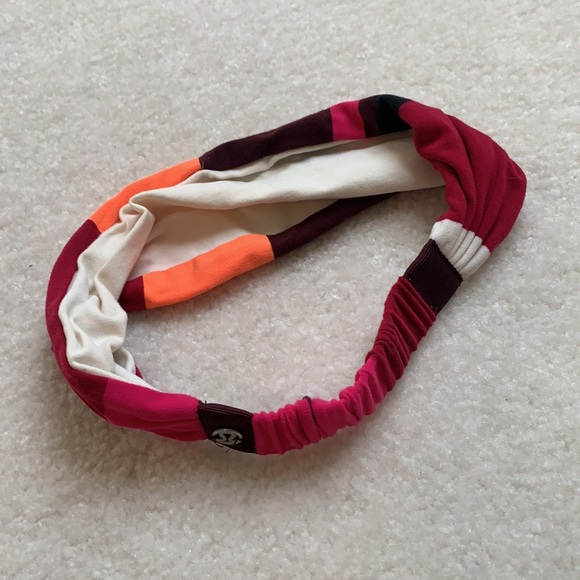 Assortment of Lululemon headbands (5) total! Great condition! - Picture 4 of 6